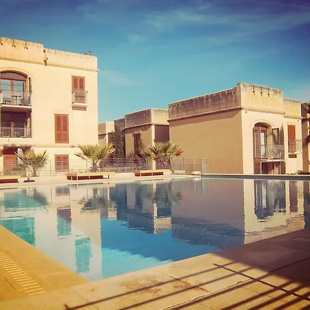 Luxury - Chambray Għajnsielem