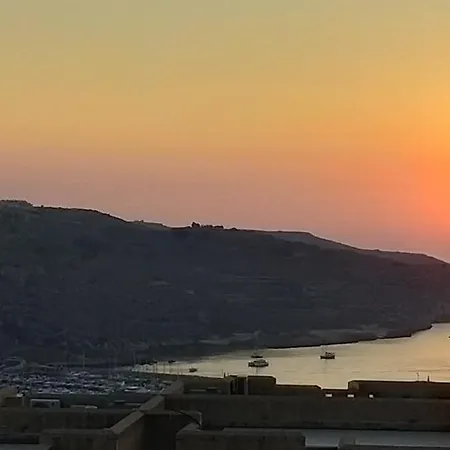 Luxury - Chambray * Għajnsielem