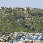 Luxury - Chambray Għajnsielem